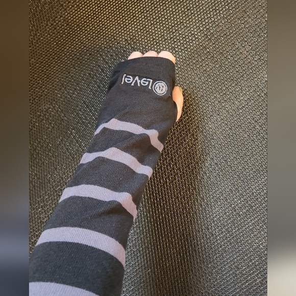 NWT Arm Warmers Black and grey stripe - Picture 2 of 5